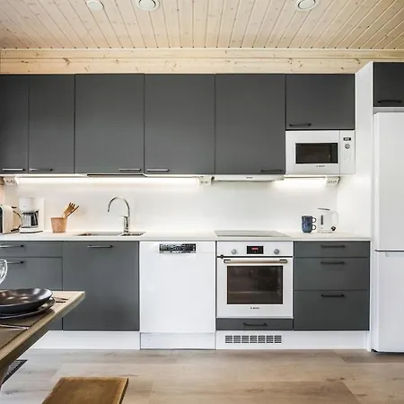 Base Camp South By Hilla Apartman
